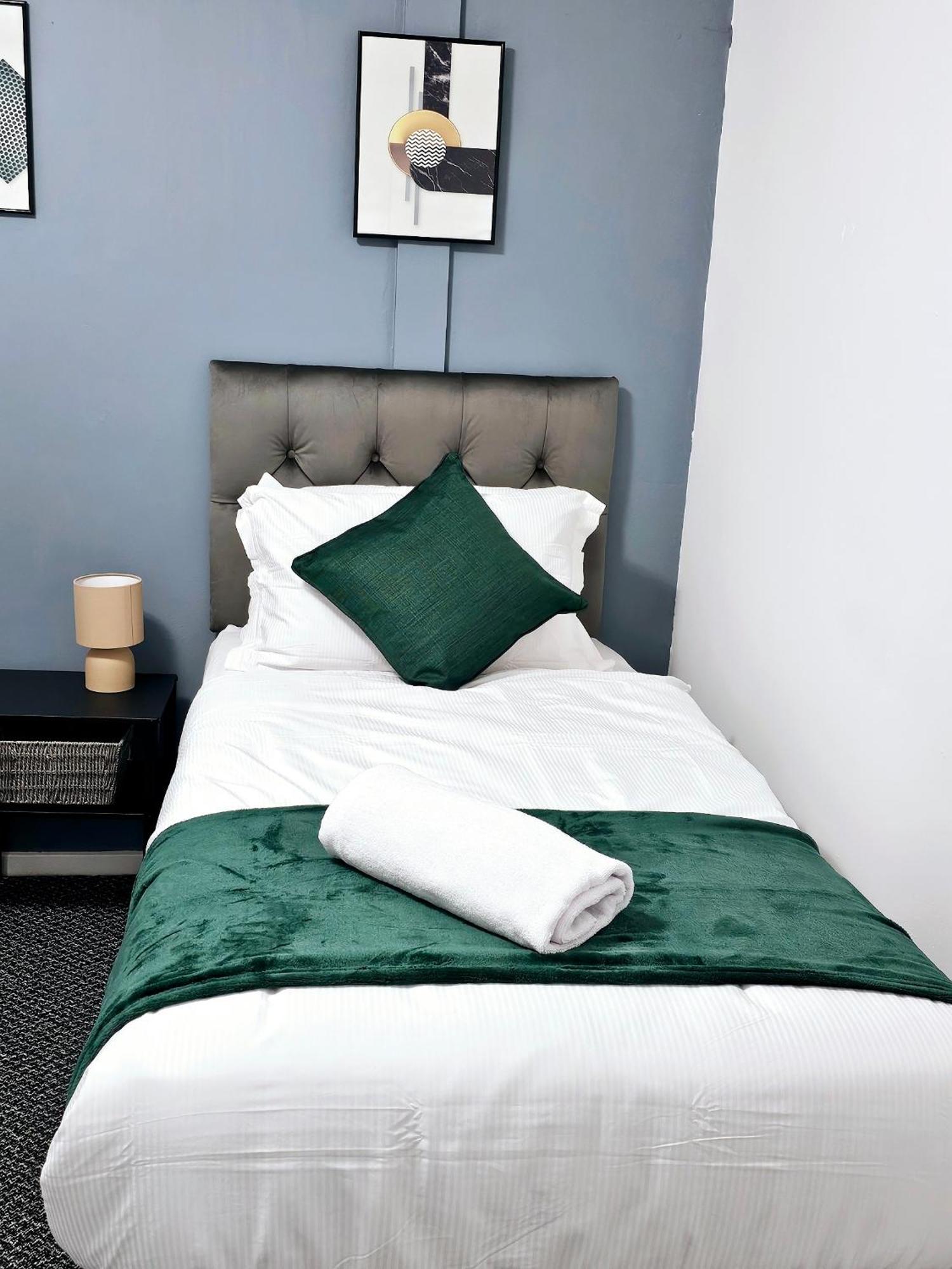 Lushstay Telford - Families, Contractors & Group Of Friends, Long Term Stay Εξωτερικό φωτογραφία